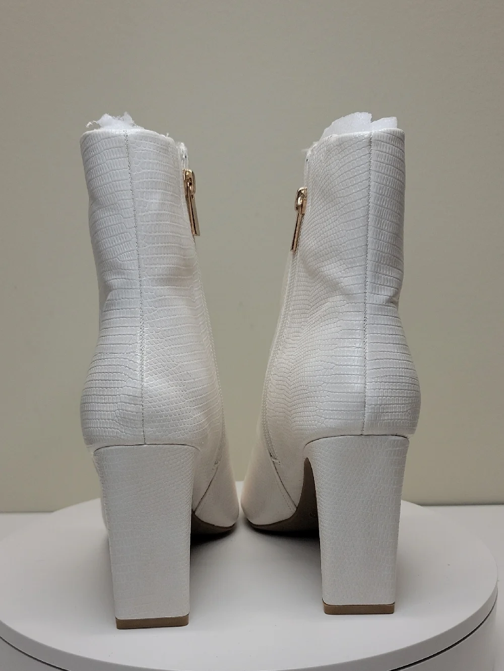 JOURNEE COLLECTION -NEW IN BOX- WHITE LIZARD EMBOSSED BOOTIE Sz 9.5
